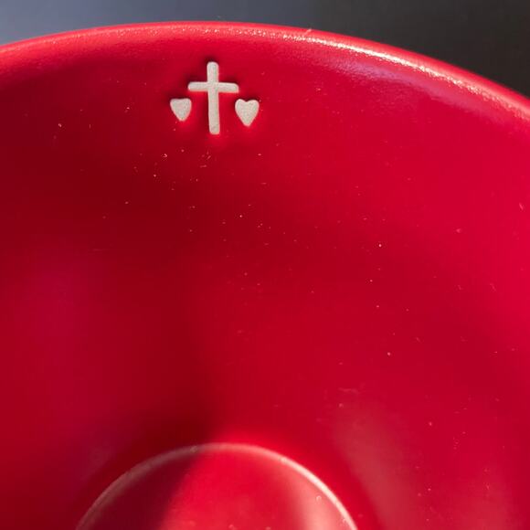 The Mistletoe Company Red large mug cup coffee Spanish writing Christmas cross - Picture 5 of 12